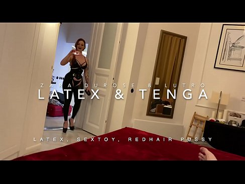 ❤️ Nwa nkịrịkọ na-acha uhie uhie yi uwe latex nke nnochi anya Anal video ️❤